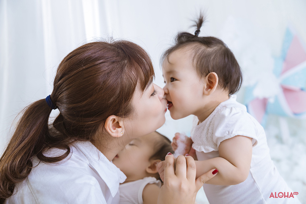 Album ảnh bé sinh đôi